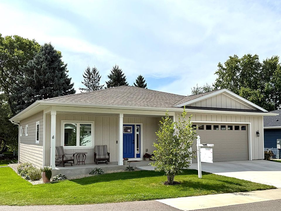 1st image of 704 Maple Pl