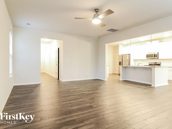 3rd image of 4 Wild Lily Dr