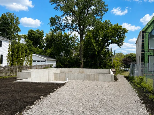 224 E May St, Elmhurst, IL 60126