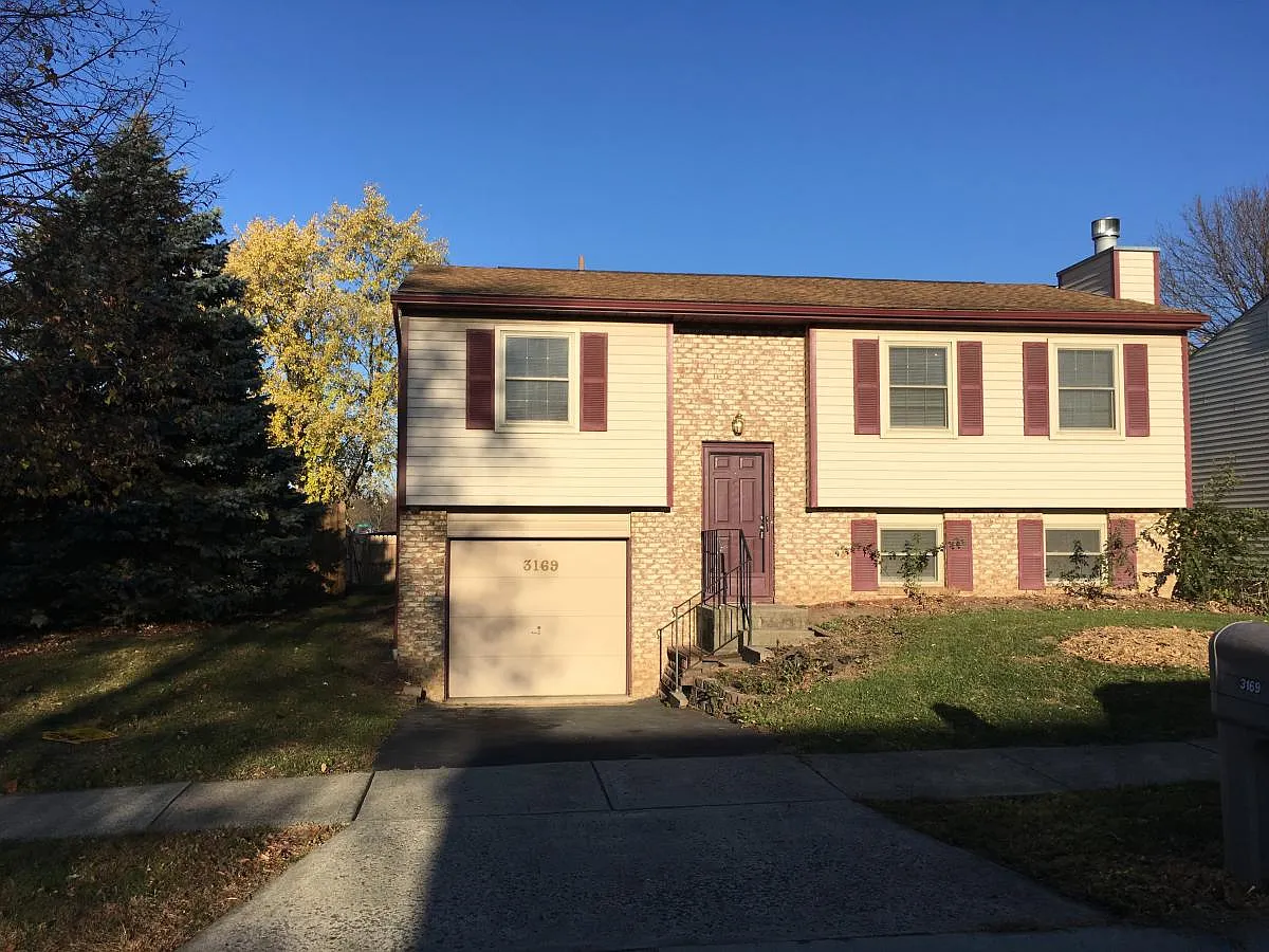 3169 Earlington Ln photo 1
