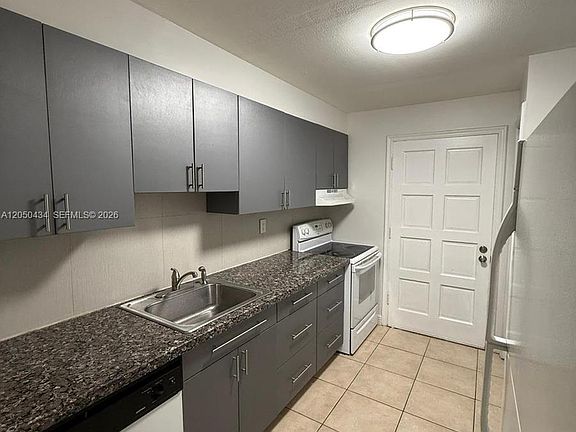 4th image of 8600 SW 109th Ave #4112