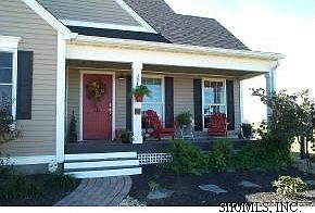 Front View/Front Porch