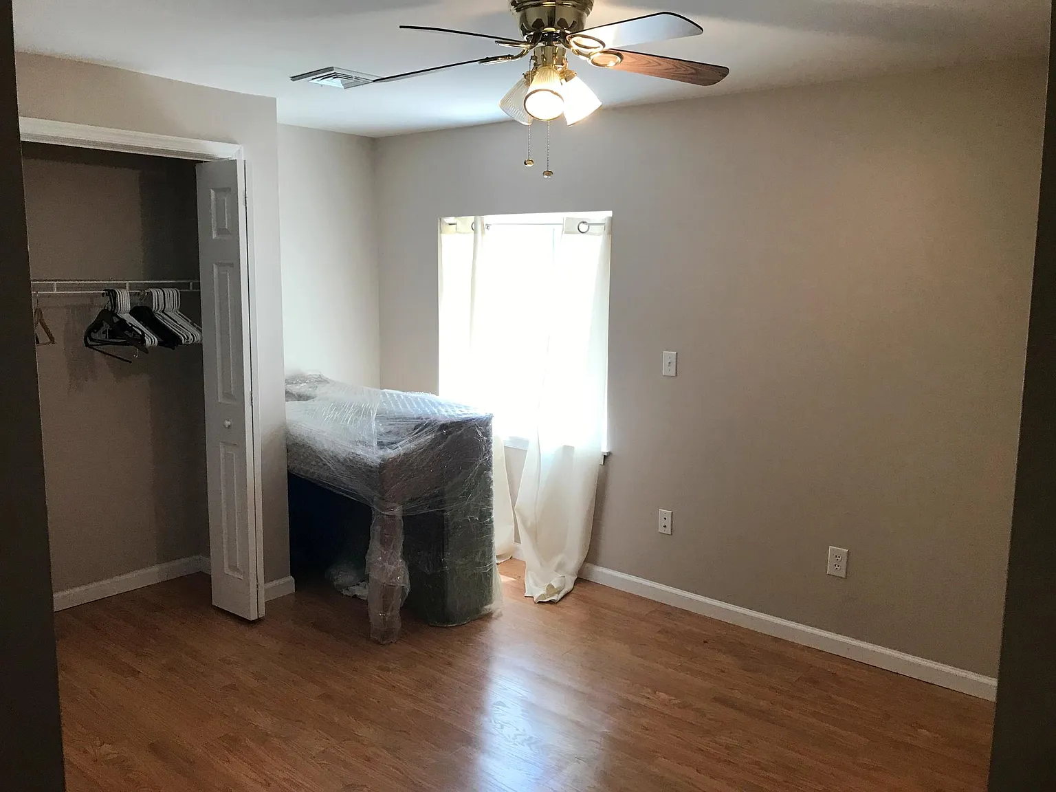 3 bed, 3.5 bath, $2,010 — Photo 2
