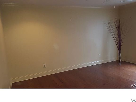 5th image of 210 15th St E APT 21
