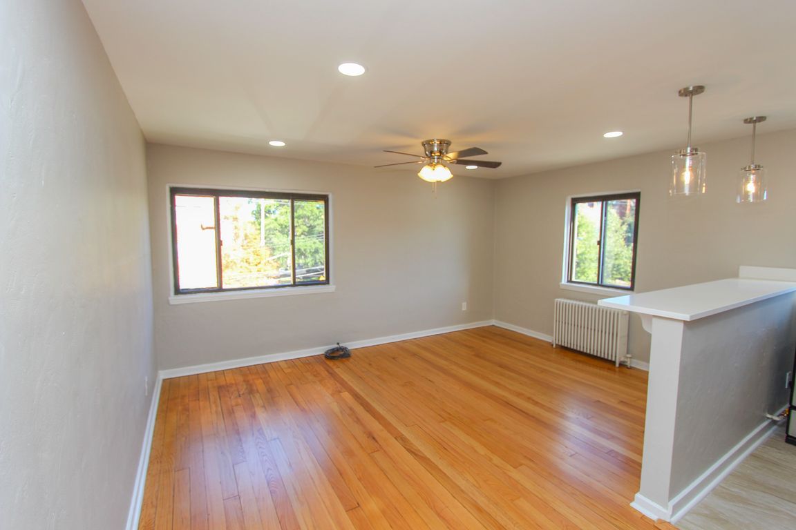 Hardwood 1-Bedroom