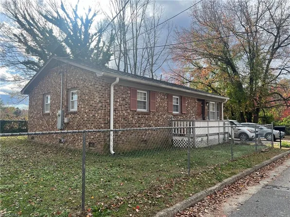 2504 Cork St, Greensboro, NC 27401
