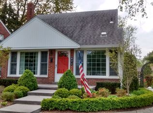 871 Cambridge Rd, Berkley, MI 48072