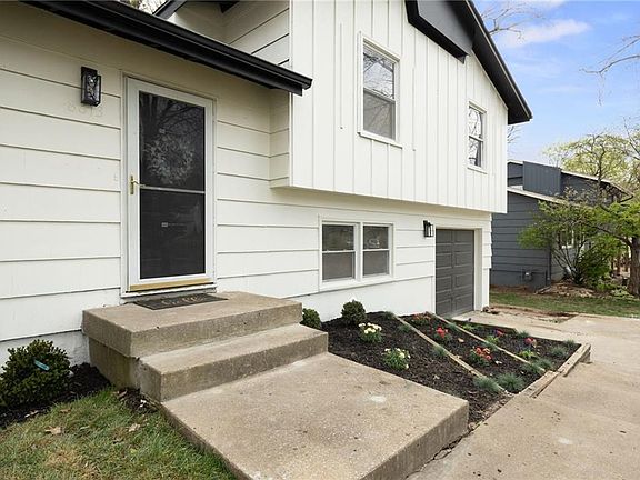 4th image of 8813 W 90th Ter