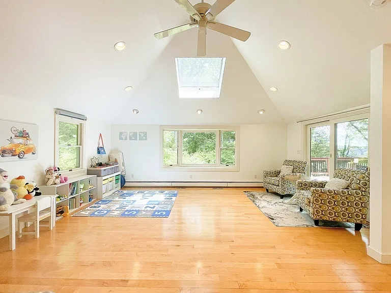 37 Emerson Rd — Photo 10