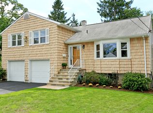 130 Laura Joy Cir, Mamaroneck, NY 10543