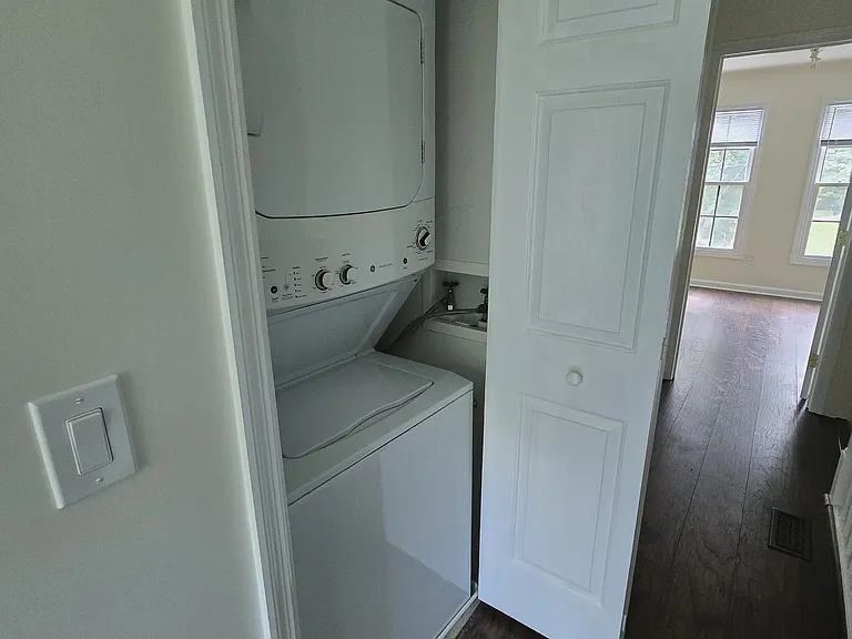 514 Saint Mary St — Photo 18