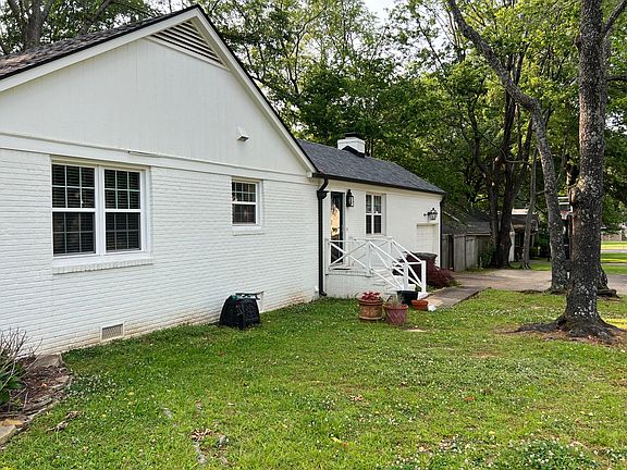 4th image of 3746 N Woodland Dr
