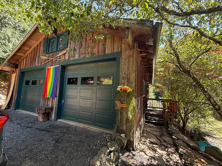 17900 SE Moonbeam Dr — Photo 1