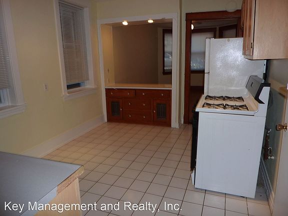 3rd image of 2028 W Melrose St #7506988