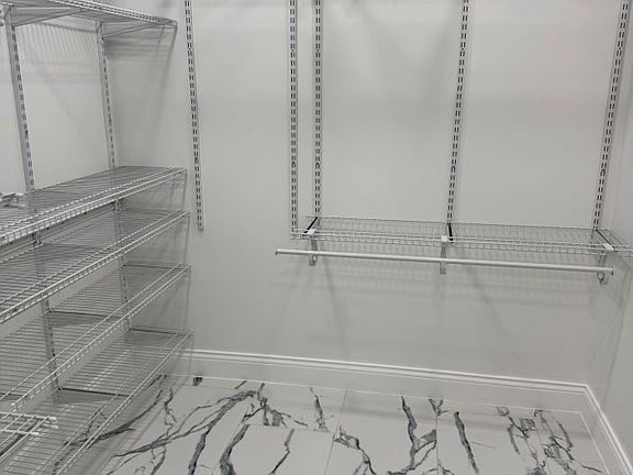 3rd image of 1002 Cottage Ln