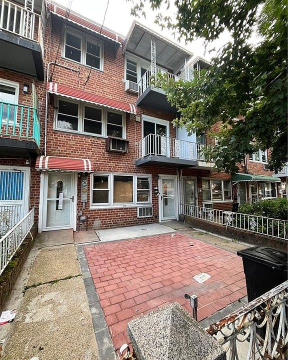 1st image of 2080 E 55th St