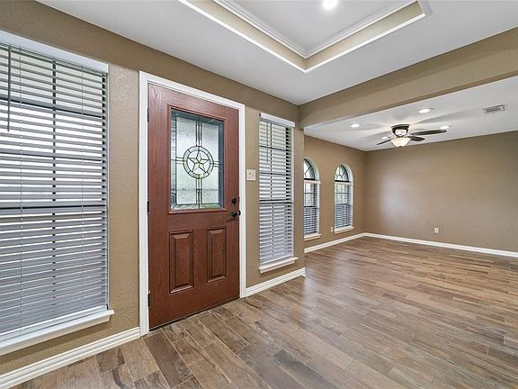 5th image of 908 Shannon Dr