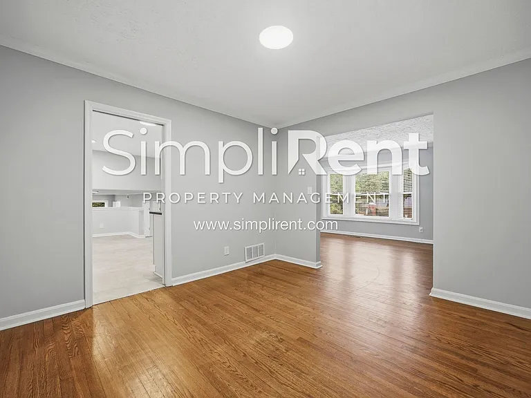 2447 Whites Mill Ln — Photo 9