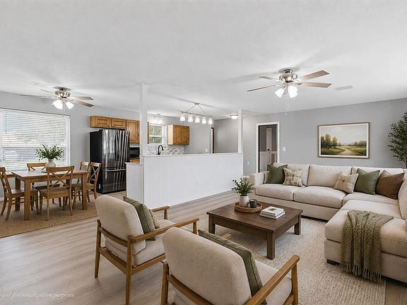 3rd image of 1910 Lake View Dr