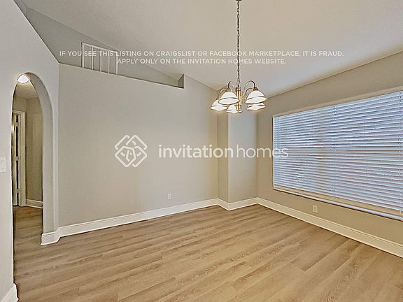 4th image of 2303 Sweetwater Blvd