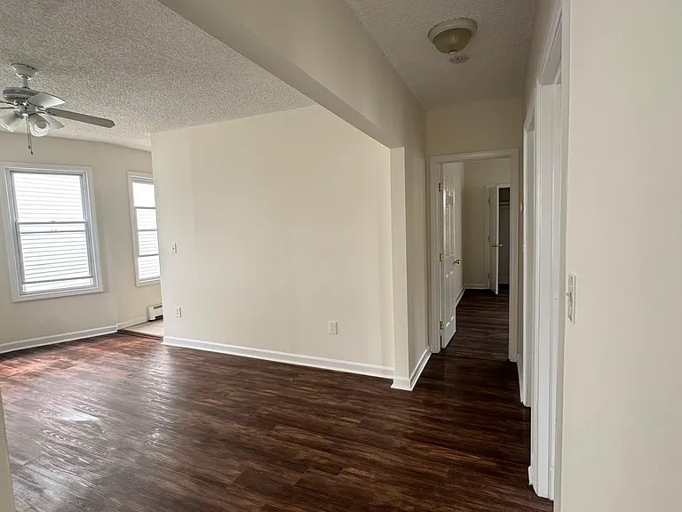 180 Howe Ave — Photo 7