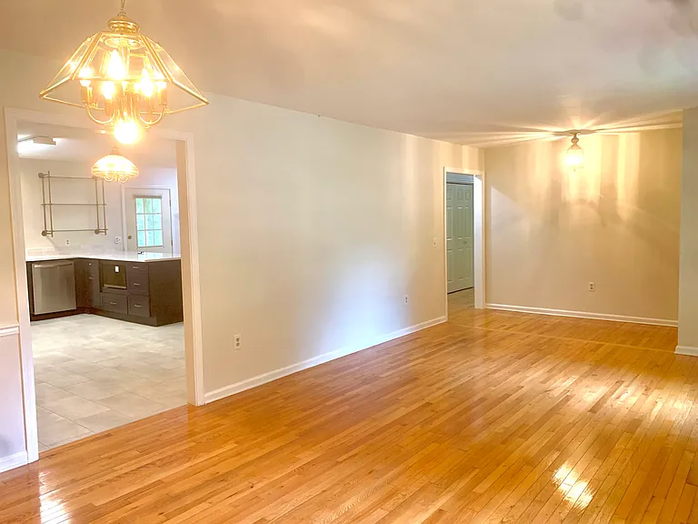 2 Parwood Ct — Photo 10