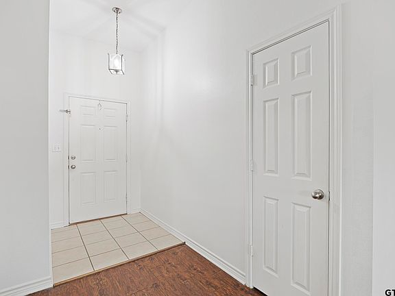 4th image of 11351 Derby Dr