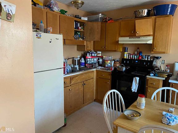 2nd image of 285 Green Hill Cir