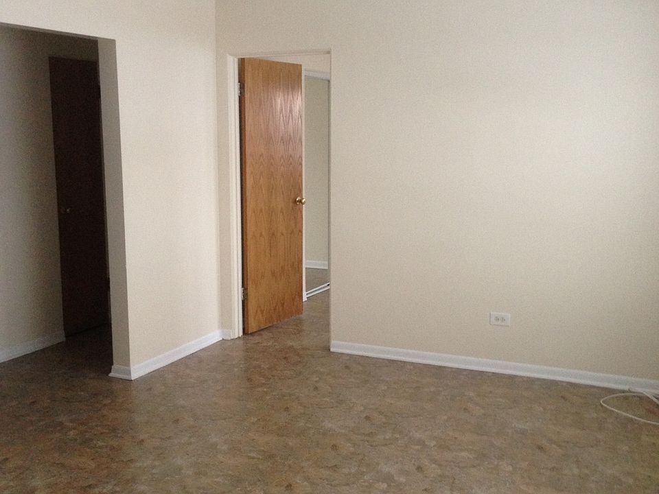 2nd image of 1246 S 57th Ave APT 4