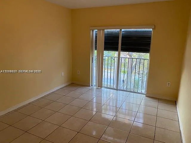 661 SW 10th St #661 — Photo 8