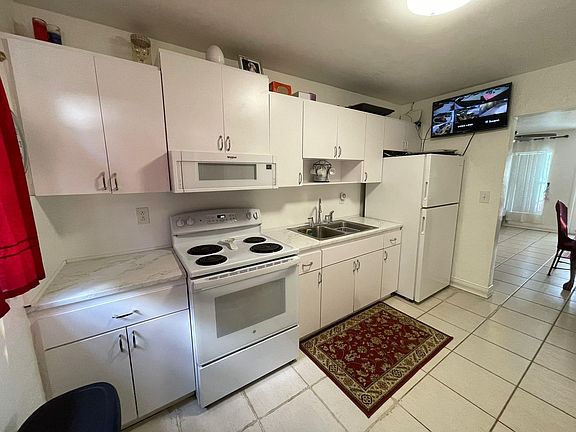 3rd image of 321 NW 55th Street