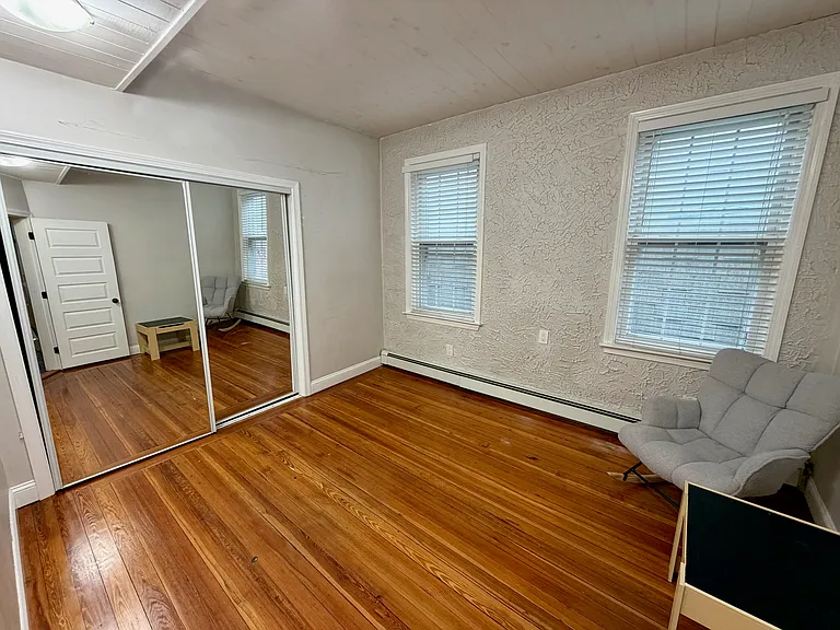 324 Chelsea St #3 — Photo 8