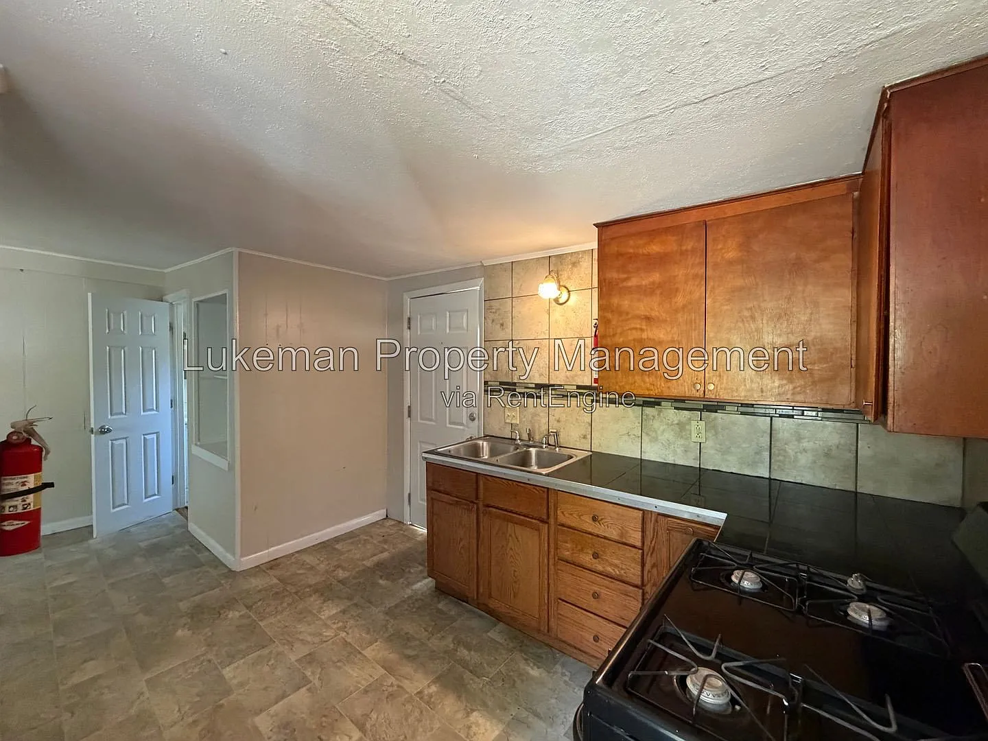 Studio, 1.0 bath, 450 sqft, $725 — Photo 2