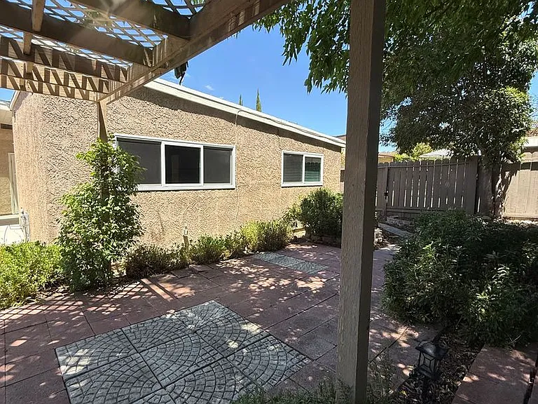 620 Queenanne Rd — Photo 16