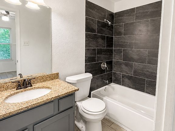 5th image of 15 Foster Ct #15