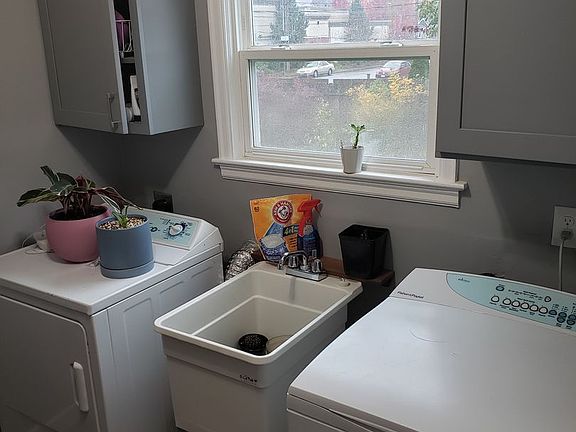 5th image of 2219 N Proctor St Unit B