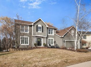 18964 Wynnfield Rd, Eden Prairie, MN 55347