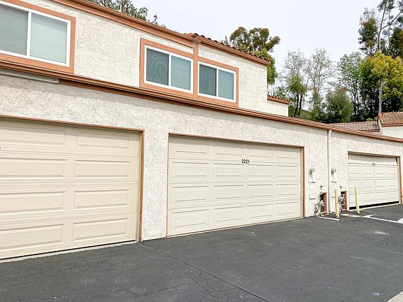 2nd image of 2221 Montana St