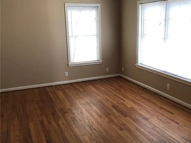 511 Gilchrist Ave — Photo 6