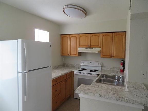 3rd image of 5466 Tullis Dr