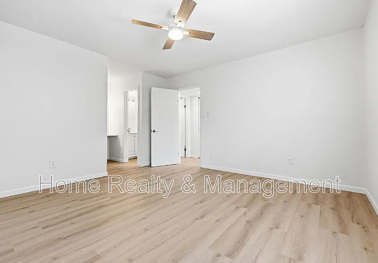 11731 Sherman St — Photo 14