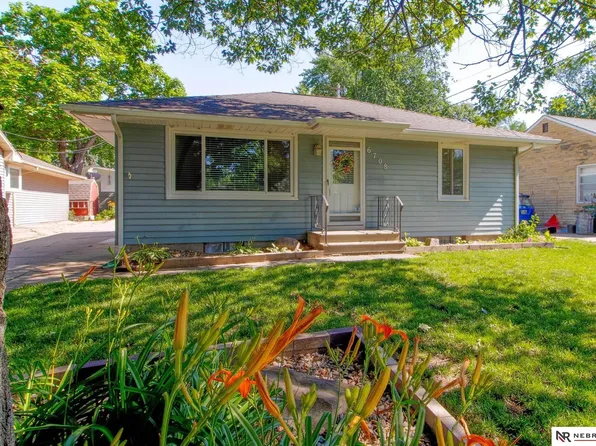 6708 Francis St, Lincoln, NE 68505