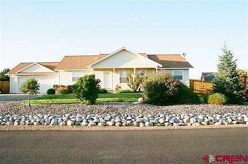 1st image of 230 Knolls Cir