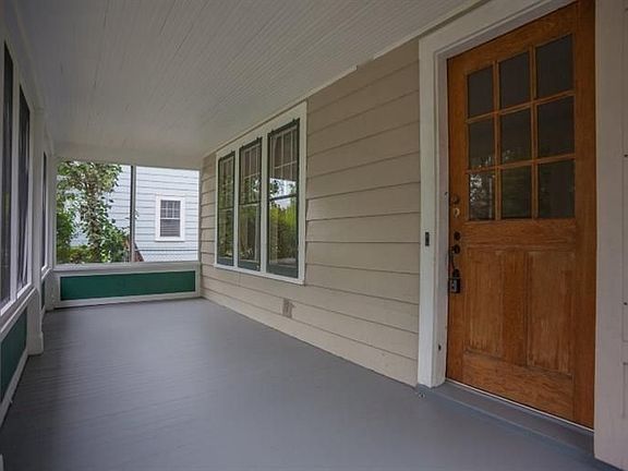 3rd image of 902 Granger Ave