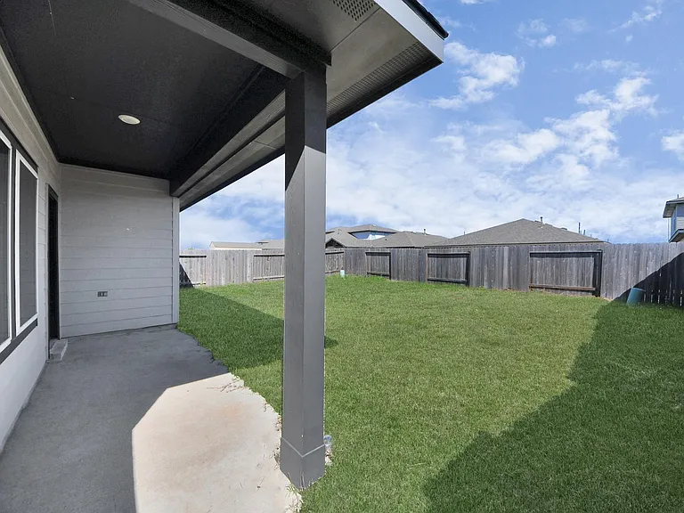 7515 Rivercane Shore Ln — Photo 32