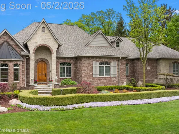 1181 Iroquois Trl, Oxford, MI 48371
