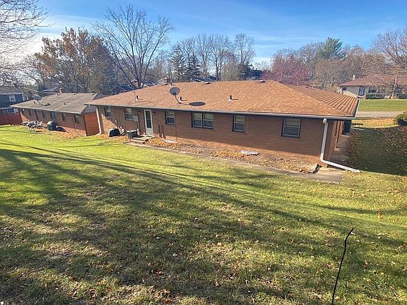 4th image of 711-713 Medford Dr