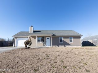 135 Parnell Rd, Hubert, NC 28539