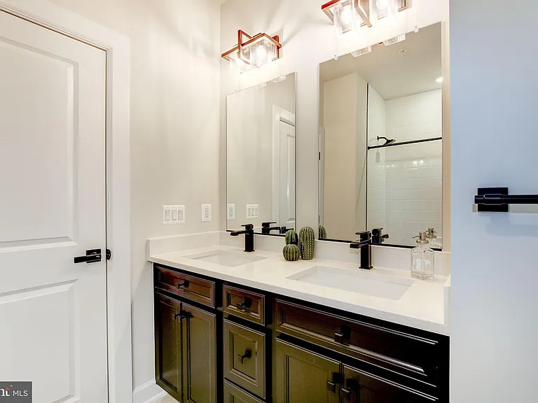 6547 Clubhouse Dr — Photo 61