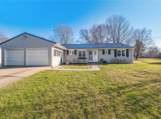 120 Pinecrest Dr, Beaver Falls, PA 15010